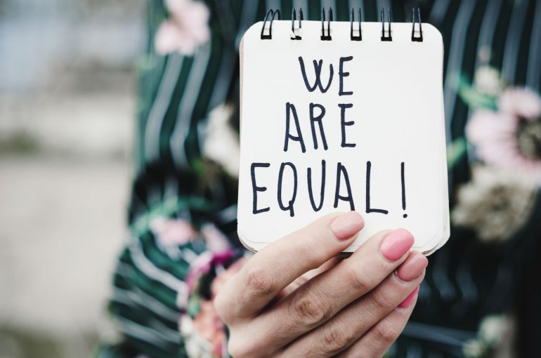 Como combater a desigualdade de gênero?