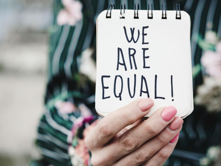 Como combater a desigualdade de gênero?