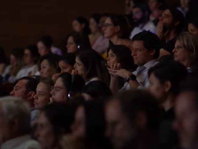 Veja como foi a palestra de Philippa Perry no G.A.T.E. 2024