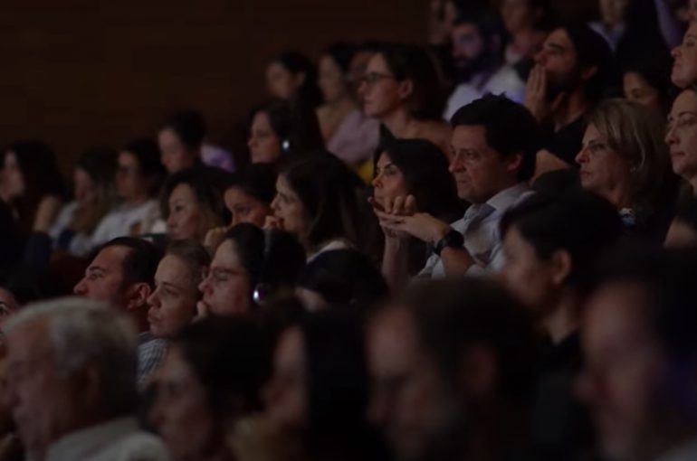 Veja como foi a palestra de Philippa Perry no G.A.T.E. 2024